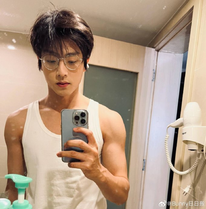 陈靖可早期ins 爱上186双开门宽肩窄腰长腿帅哥是我的宿命_新浪新闻