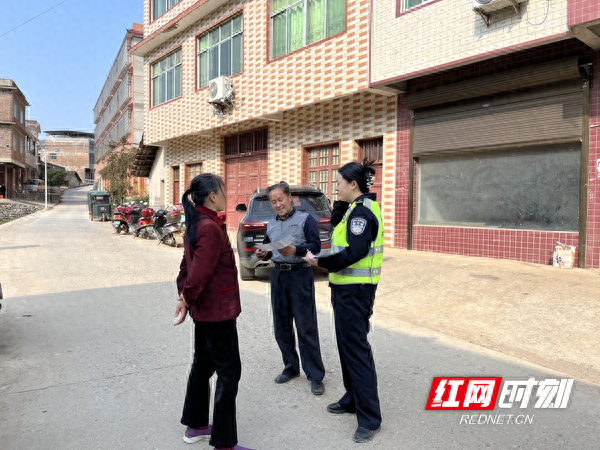 邵东市简家陇镇:警乡联合送盔入户,持续开展交通安全宣传活动|赶集|简