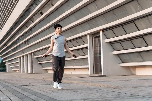 腹肌|腹部_新浪新闻