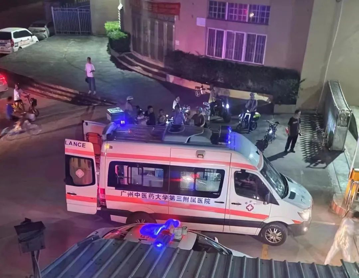 医护人员赶到后发现，周云霞心脏破裂，失血过多死亡