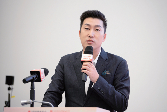 商界封面 | 守塔人周文强|周文强|财商|商界_新浪新闻