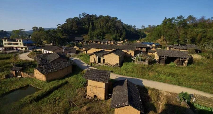 2013年6月,福建省长汀县濯田镇寨头村(资料图片)2023年3月,福建省长汀