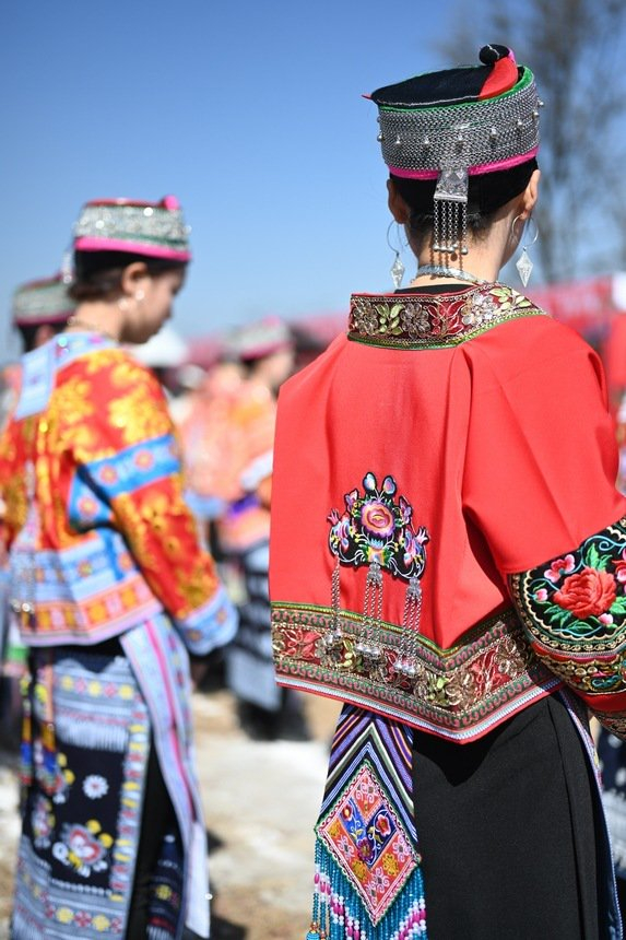 安顺西秀:酷炫民族风 笙歌苗舞庆佳节|苗族|东门|西秀区_新浪新闻