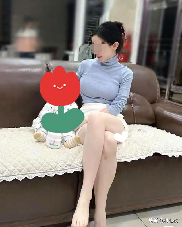 生活照被曝光!出轨女老师,底裤都快被扒下来了|出轨_新浪新闻