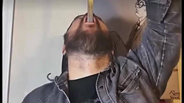 吞剑魔术的真相原来是……__财经头条