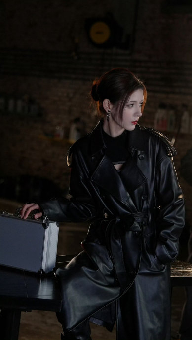 张予曦全新随拍,又美又飒酷感十足,自带氛围感|张予曦_新浪新闻