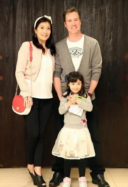 台媒揭夏克立黄嘉千家暴细节邻居曝男方语气激动医院报警抓人