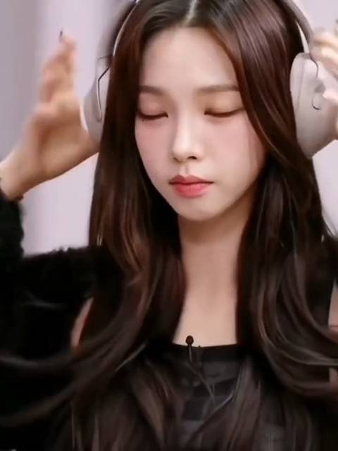 柳敏智光是戴个耳机95也能美到心坎里