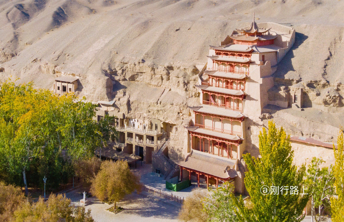 在敦煌有种飞天壁画从课本上飞入现实里的感觉|飞天壁画|敦煌|莫高窟_