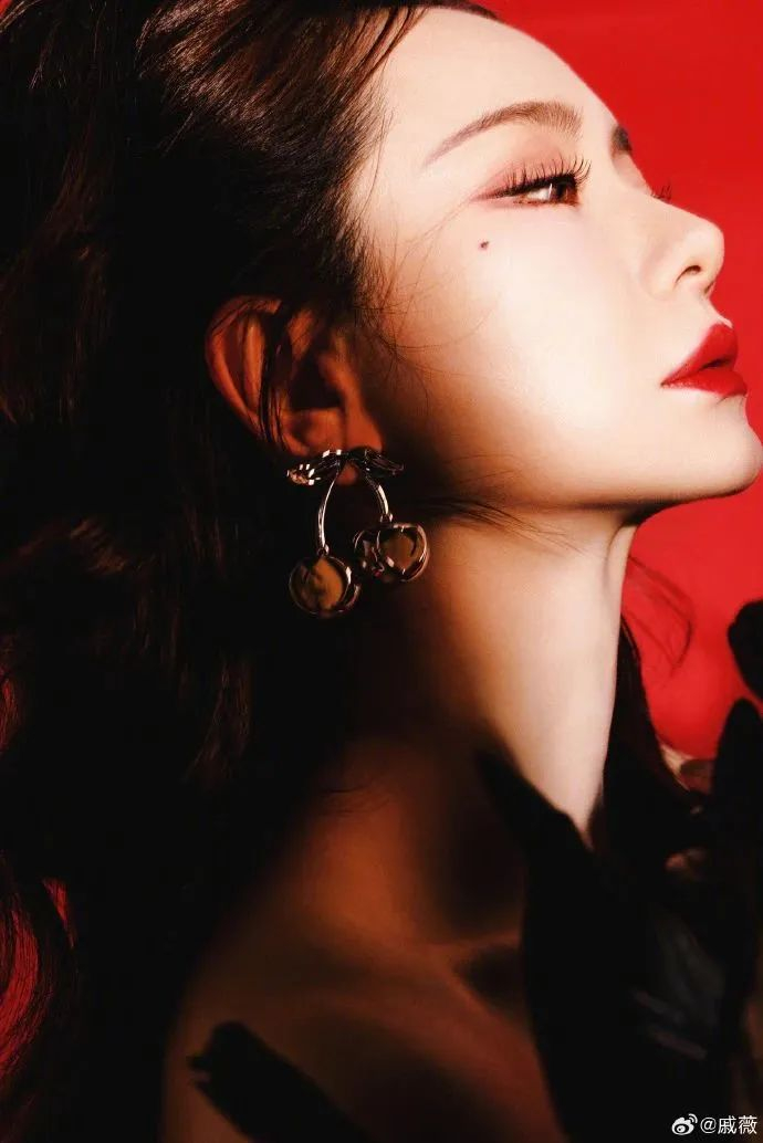 戚薇美到出圈的"火星"造型|戚薇_新浪新闻