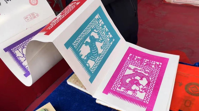 现场展示的过门笺