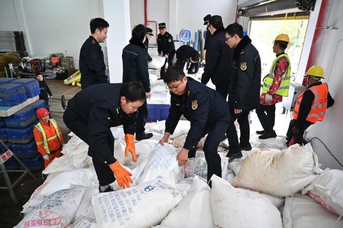 嚴陣以待咸寧全力防範應對新一輪雨雪冰凍天氣