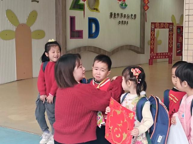 以上2图 实习生 钟沃君 摄为新学期蓄力加油肇庆各中小学校,幼儿园