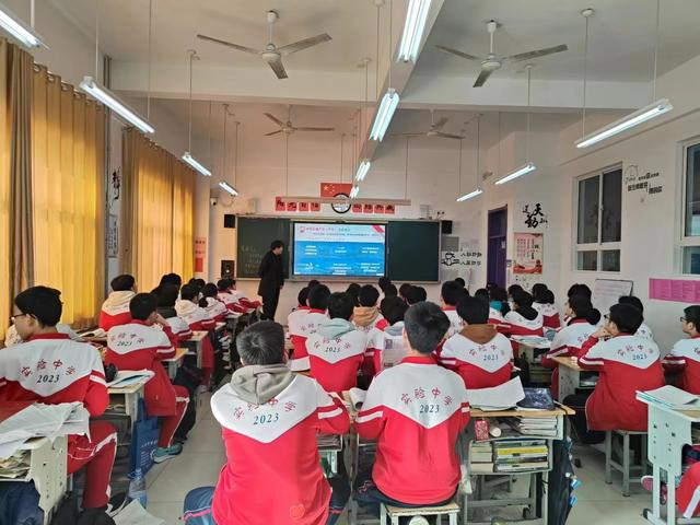 遇见石大,遇见未来——赴诸城市实验中学宣讲小队