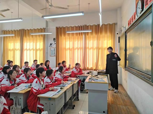 遇见石大,遇见未来——赴诸城市实验中学宣讲小队
