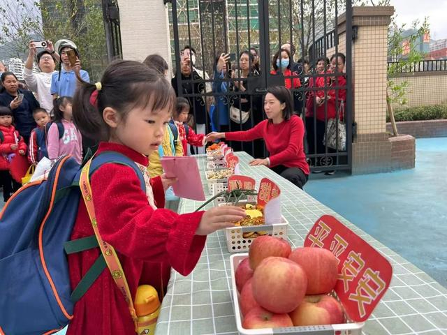 肇庆开学大片来啦!|高静|肇庆|肇庆市_新浪新闻