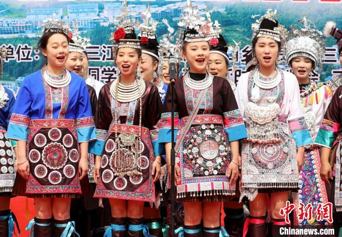 (新春走基层)广西侗乡:歌舞闹新春 欢庆油茶节|侗族|广西|芦笙_新浪新