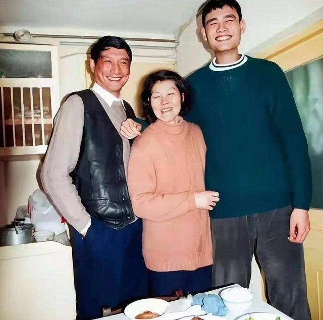 姚明13岁女儿已经1米9了!|姚明|姚沁蕾|上海_新浪新闻