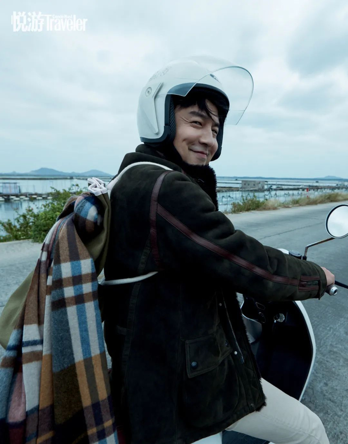 雷佳音身上有很强的"人夫感",还不是在家特别有话语权的那种人夫.