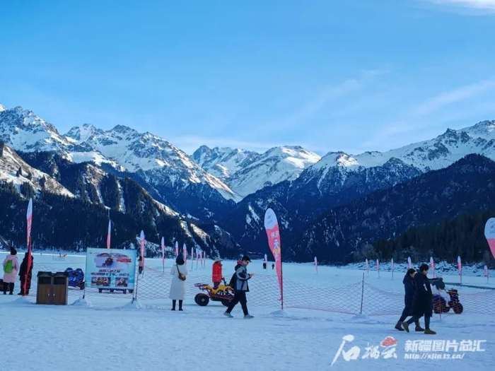 天山天池景区。（资料图片）廖先勤摄