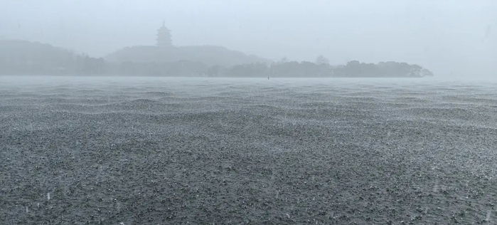 刚刚杭州打雷了雷电黄色预警多城区今天有暴雨