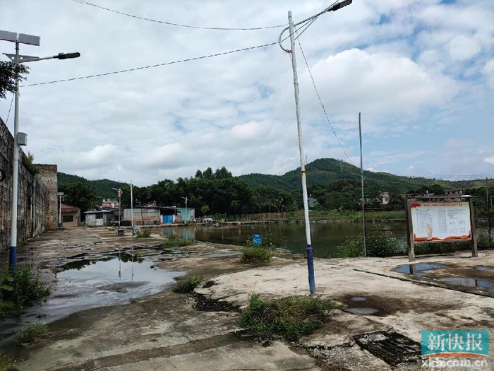 驻清远英德市青塘镇工作队:装护栏建公厕 聚焦民情解民忧