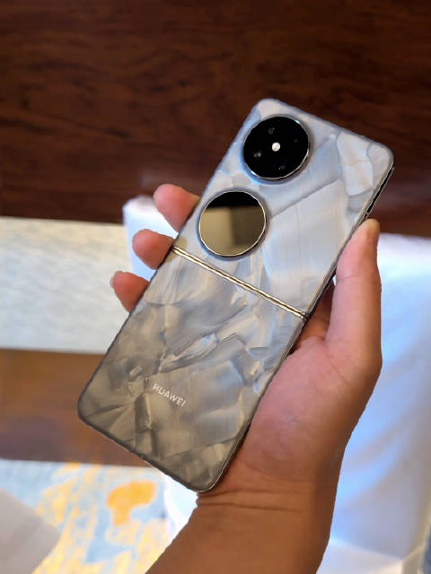 第一时间开箱科技九洲君的洛可可白和燕山派的大溪地灰