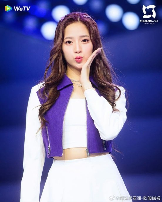 网友说你在舞台上比在之前演的戏里漂亮很多……|欧阳娣娣_新浪新闻