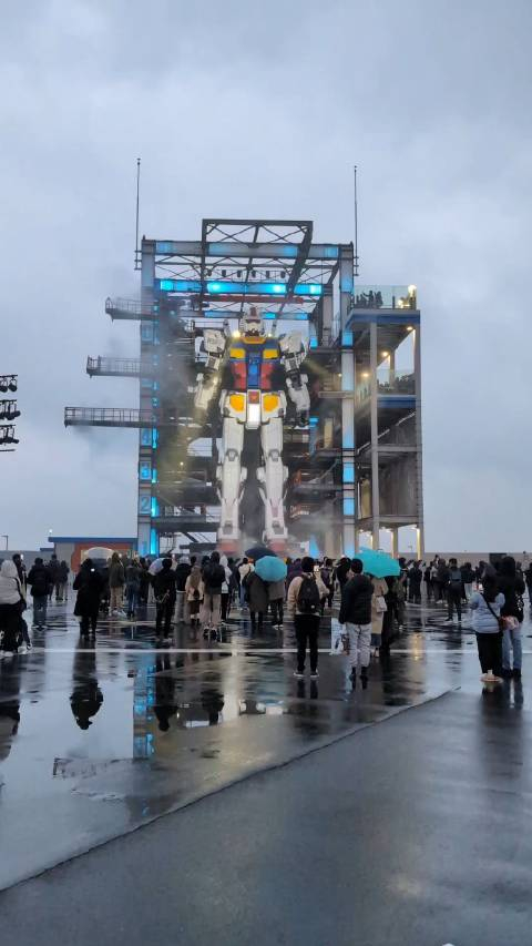 在横滨高达离场前来看一眼