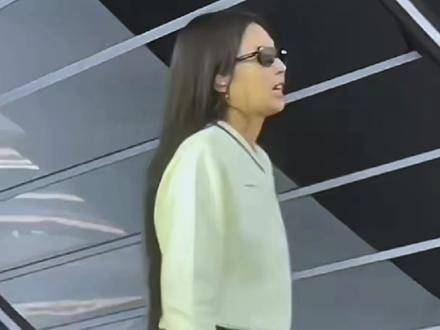 这个开头妮儿唱的太好听了我听了亿遍