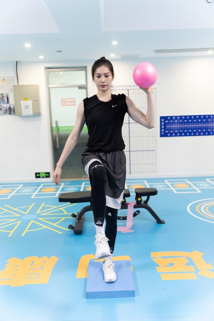 99郭子瑄晒恢复训练的美照:今天是粉色吖|河北|女篮|常规赛_新浪
