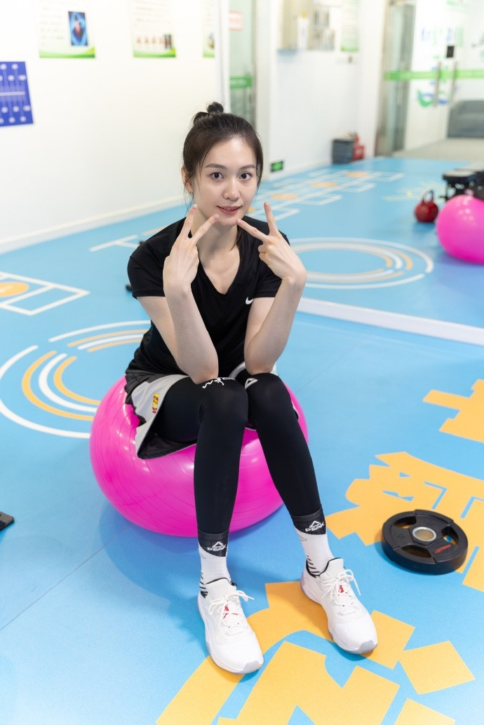 99郭子瑄晒恢复训练的美照:今天是粉色吖|河北|女篮|常规赛_新浪