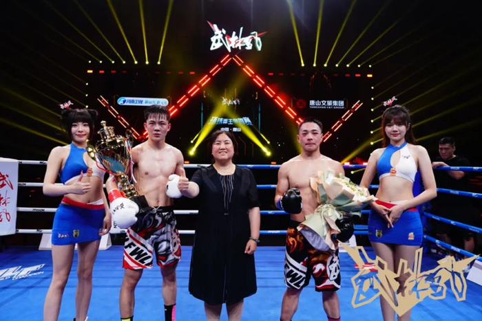 武林风中日对抗赛两位选手之间彼此熟悉,19岁的汲治泽与20岁的韩天翔