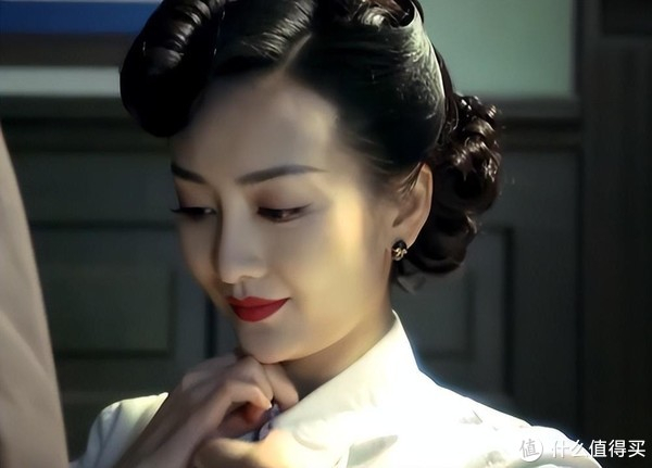 再看《伪装者》:才明白16岁时汪曼春的屈辱一夜,注定了她的结局