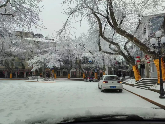 图源：庐山吴健