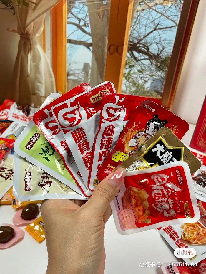 盐津铺子部分产品；图片来源：小红书@我不是淑女