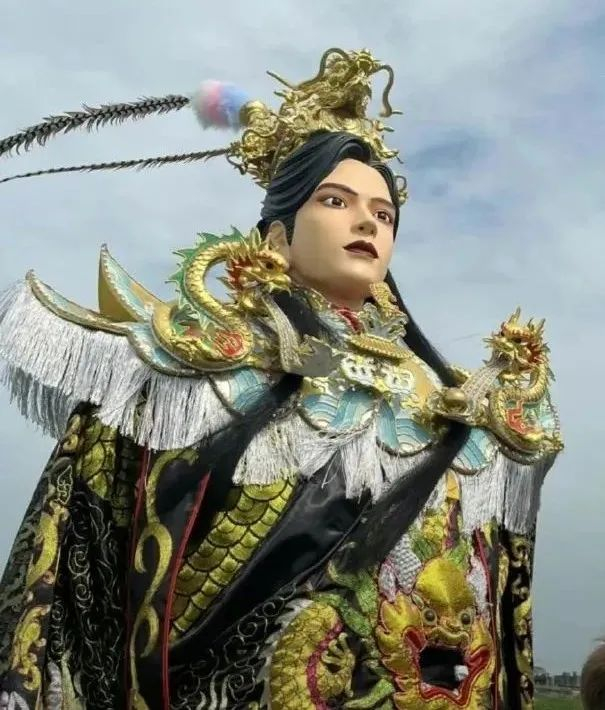 5年不出门的宅男游神网红cos赵世子引众怒