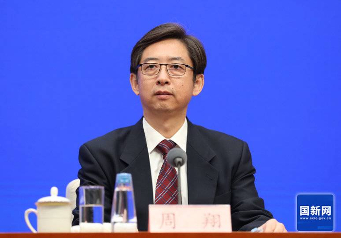 人民法院知识产权法庭副庭长周翔在回答封面新闻记者提问时进行了回应