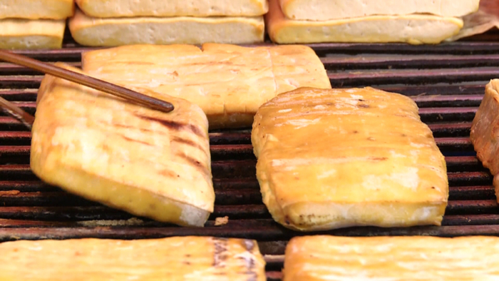 复工复产状态"满格" 石屏豆腐"龙行龘龘"