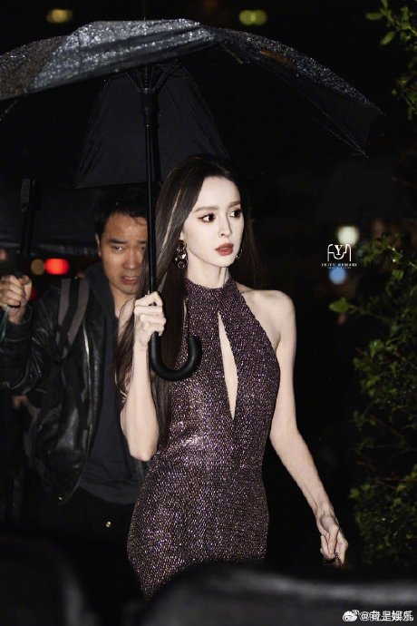 我宣布娜扎秀场秒了好嘛 美神降临,整个人都在发光啊……|古力娜扎