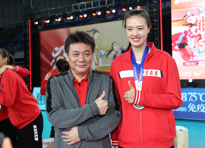 张常宁（右）回到了蔡斌教练的麾下。