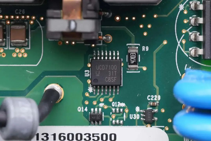 拆解报告:enphase energy 215w光伏并网微型逆变器|逆