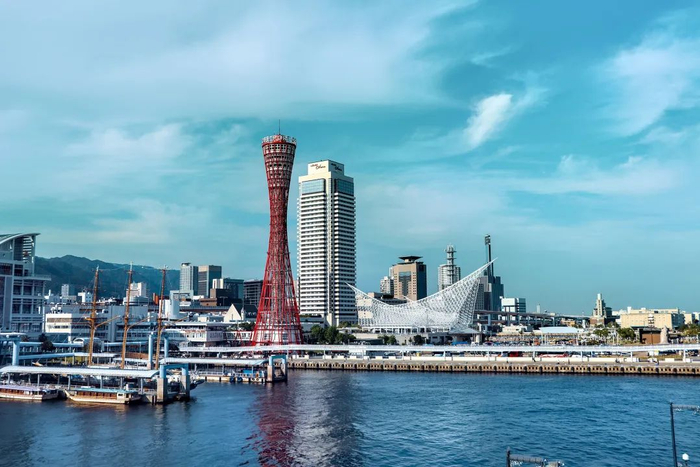 神户是日本关西地区的重要城市,以其独特的港口城市风光,美食和夜景而