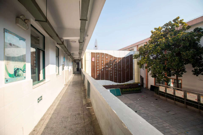 扬州这所小学,正式搬迁!一代人的回忆.|解放桥|小学|校区_新浪新闻