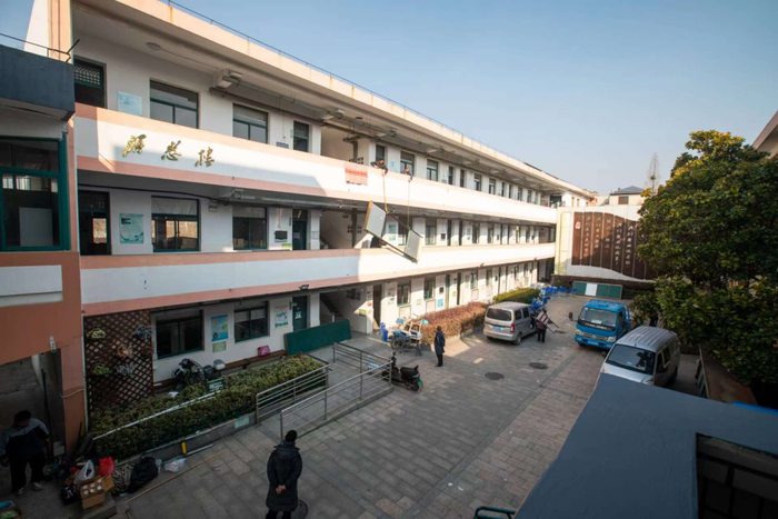 扬州这所小学,正式搬迁!一代人的回忆.|解放桥|小学|校区_新浪新闻