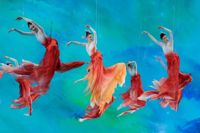 春晚后,她们大哭一场|春节联欢晚会|锦鲤_新浪新闻