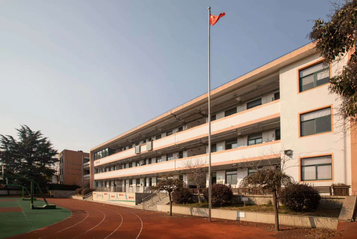 扬州这所小学,正式搬迁!一代人的回忆.|解放桥|小学|校区_新浪新闻