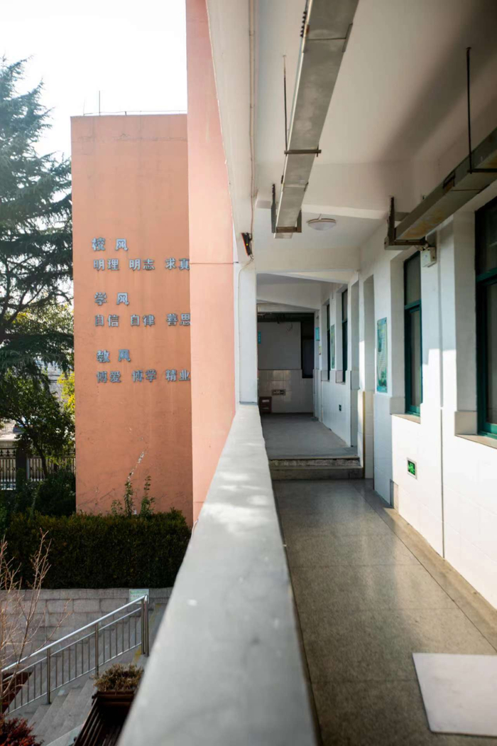 扬州这所小学,正式搬迁!一代人的回忆.|解放桥|小学|校区_新浪新闻