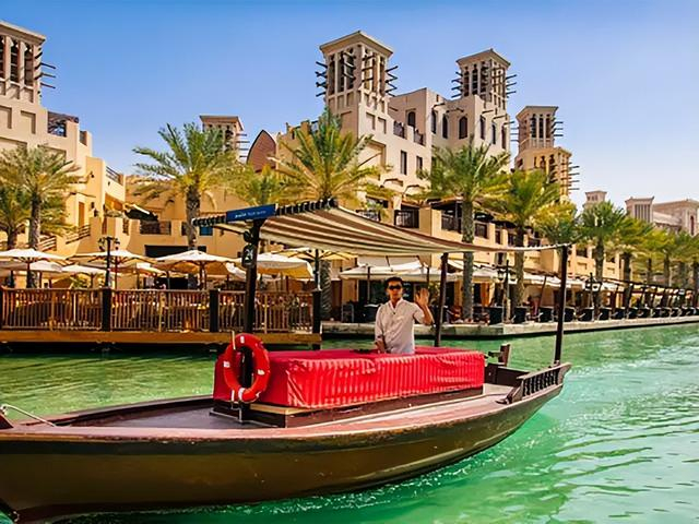 富得流油!中东土豪生活大揭秘|古堡|迪拜|打卡_新浪新闻