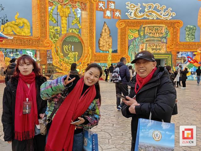 暖心自贡灯会迎来一群特殊的游客